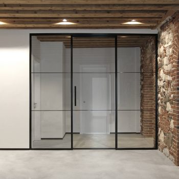 thesis-glass-wall-partition-in-classic-space